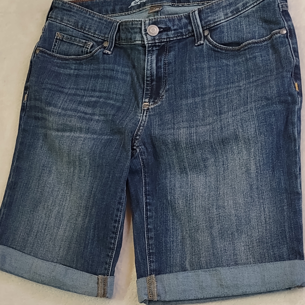 Eddie Bauer Women's Blue Denim Shorts Slightly Curvy Fit